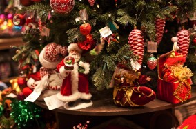 Окунитесь в настоящую новогоднюю сказку, которая будет ждать вас в аутлет-городке «Мануфактура».